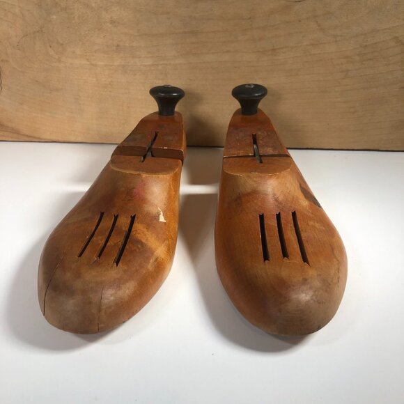 Vintage Solid Wood Shoe Trees Vented Heavy Quality Pair Size 9 M - Picture 3 of 8